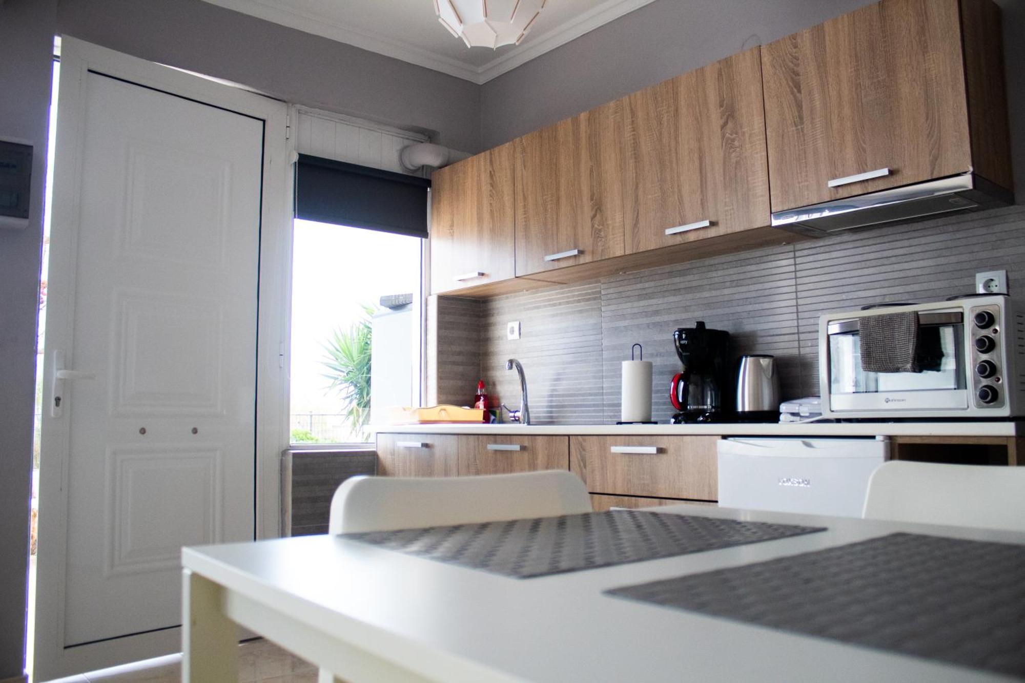 Emvi Apartments III Seaview Near Airport Artemida  Room photo